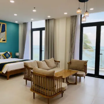 Golden Rose Hotel Con Dao Отели рядом с достопримечательностью «Пляж Датзок»