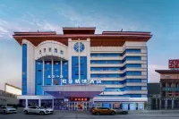 Boman Collection Hotel (Railway Bureau Subway Station) Hotels near Xinjiang University of Engineering (Tianjin Road Campus)