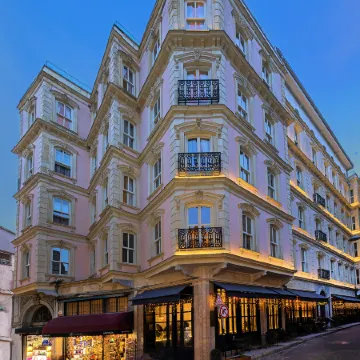 Meroddi Barnathan Hotel Отели рядом с достопримечательностью «Галата»