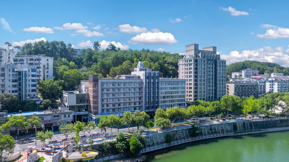 Atour Hotel Qiandao Lake Central Lake District