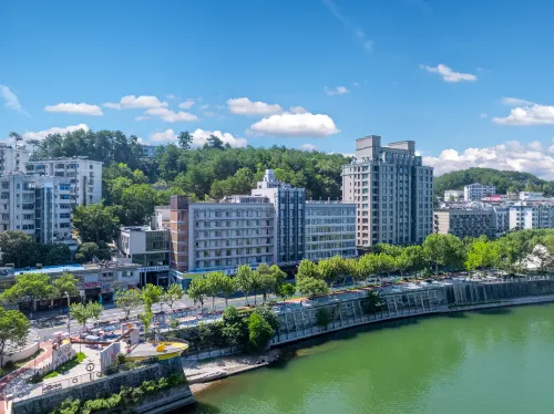 Atour Hotel Qiandao Lake Central Lake District Hotel di Chun'an