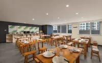 Yayue Hotel (Linyi Yihe Road Metro Store)