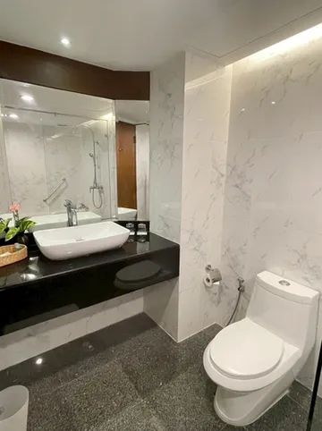 รูปภาพของเอมิส บาย สีมาธานี