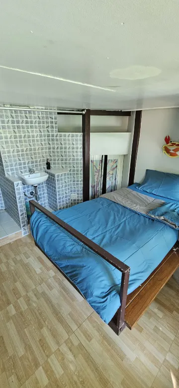 บ้านติดน้ำตกทั้งหลัง