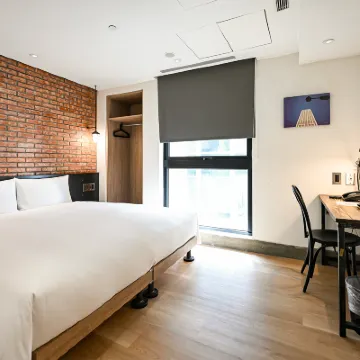 CHECK inn Taipei Songjiang Hotels near Jiantan Temple
