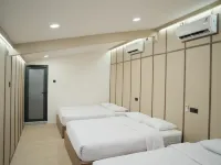 INSAHAUS Guest House Malang Hotels near Perpustakaan kota Malang