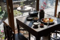 Huole Courtyard Hotel - فطور