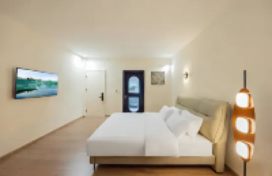 Yixing Mountains & Rivers Homestay