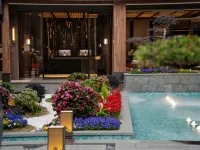 Riverside Paradise Hotel (Lijiang River Branch) Hotels in Welfare Ancient Town Scenic Spot