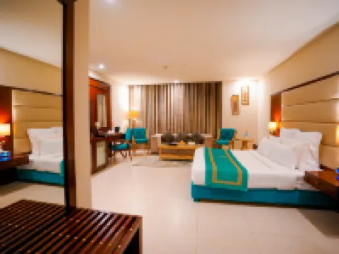 Nine Tree Luxury Hotel & Suites Lahore โรงแรมในลาฮอร์