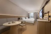 Full Season Hotel (Nanjing Mufu Mountain Subway Station Hotel) ​