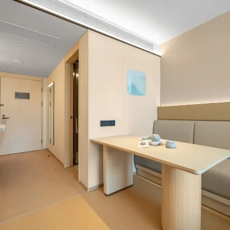 JI Hotel (Hangzhou West Lake Cultural Square Wulinmen Wharf) Отели рядом с достопримечательностью «Площадь Улинь»