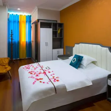 Chongqing Xinyu Hotel (Liling Zesheng Plaza Gaochuntang Branch) Отели рядом с достопримечательностью «Стадион «Фулин»»