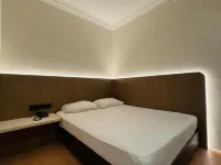 JADE HOTEL - parking