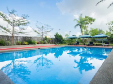 Microtel by Wyndham Cabanatuan Hotels near Nueva Ecija University of Science and Technology, General Tinio Campus