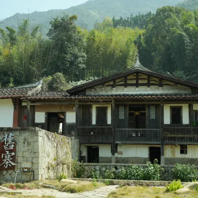 Singing Stones · Old Village Mountain Homestay Hotels near Tawau