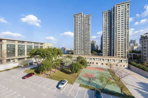 Home Inn Plus (Mianyang Municipal Government High‑Speed Rail Station Branch)