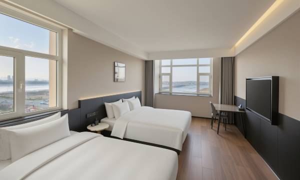 Suisse place Longfor Commercial Street Yangmadao Yantai