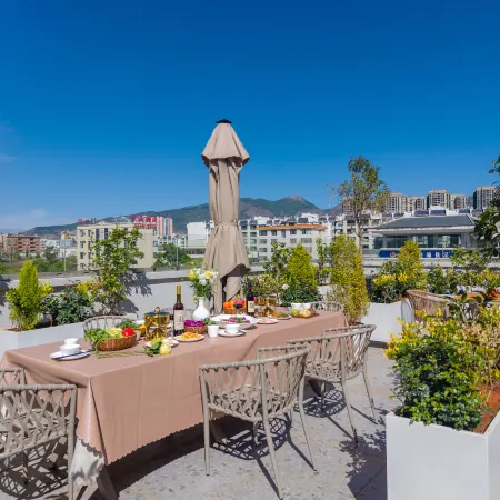 YILIHE GRAND HOTEL