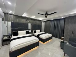 Gold Pine Hotel Mall Road