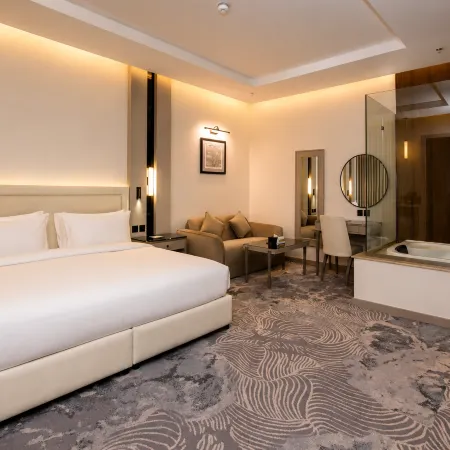 Luxury Night Hotel Al Yasmin