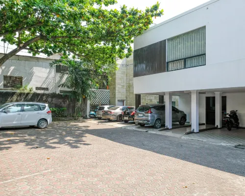 Hotel Srikandi Semarang RedPartner Ξενοδοχεία στην πόλη Candisari