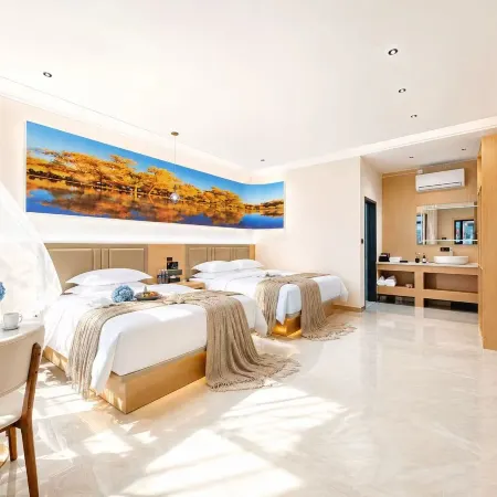 Jinquan Xiaozhu · Double Swimming Pool Family-Friendly Chinese Inn (Khorgas Station)