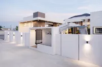 Luca Pool Villa - مطابخ