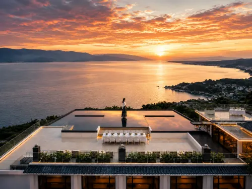 Fuxian Lake · Elephant Bookstore Mountain and Sea Hot Spring Resort (Moon Bay Wetland Park Branch)