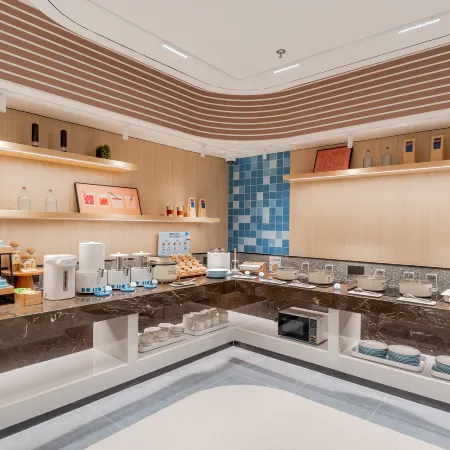 Home Inn (Shanghai Bailian Youyi City Shopping Center Metro Station Wujiaochang Branch)
