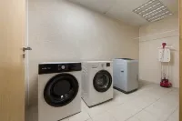 Vienna  Hotel（Pubei Investment Building Aoyuan Square） - parking