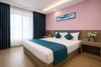 Nachorui | Urban Cloudscape · Giant Screen Cinema · Crown High-rise Business Hotel Hotels in Baili Plaza