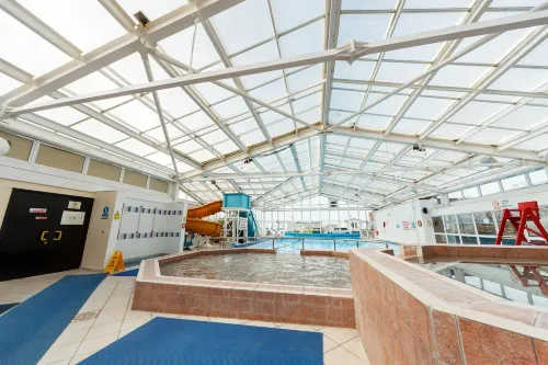 Wheelchair Location Close To Beach With HotTub - プール