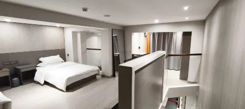 Suguo LOFT Duplex Homestay (Ji'an Huopen Street Grand Guitar Square) - ที่มีที่จอดรถ