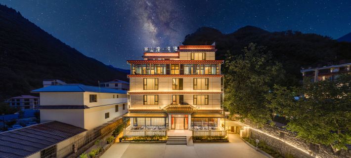 Heishui Banshandu·Yueyin Hotel 黒水のホテル