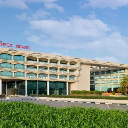 Mövenpick Grand Al Bustan Dubai