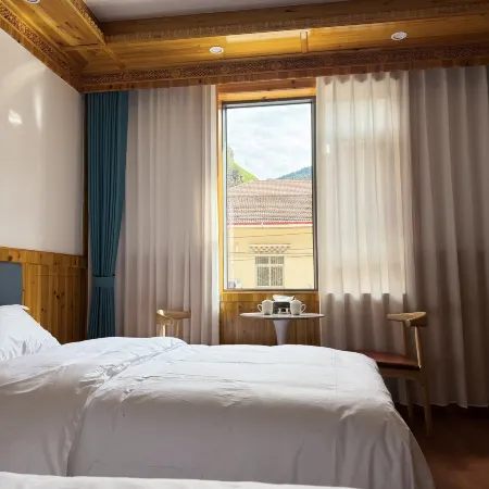 Heishui Jiarong Residence Homestay