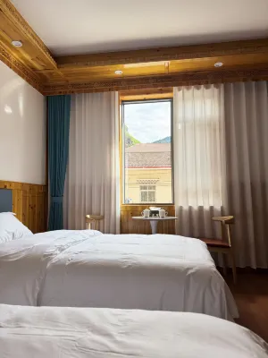 Heishui Jiarong Residence Homestay - Mountain view