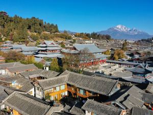 Yinxiju Wisdom Customer Control Designer Homestay (Lijiang Mufu Shop)