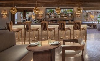 The Valorian West Hollywood, Curio Collection by Hilton