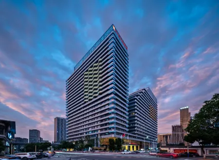 Hilton Garden Inn Nanchang Honggutan Отели рядом с достопримечательностью «East China University of Technology (Nanchang Campus)»