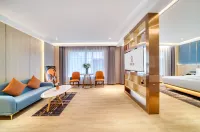 Toumi Light Luxury Hotel