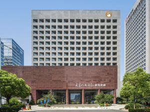 SWANLAKE HOTEL CHENG YUE BIN HU