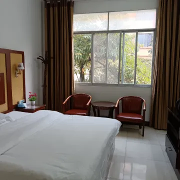 Fengshan Yufeng Hotel
