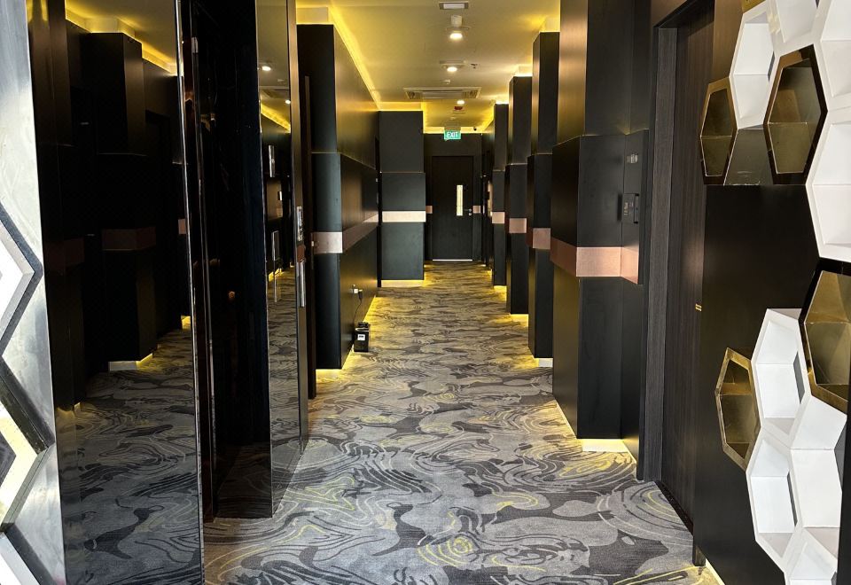 5. HOTEL JJ..