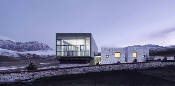 Tsenpo Inn