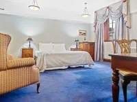 Wellesley Boutique Hotel Hotels near Plimmer Steps