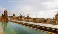 بيستانا كوليكشن بلازا مايور - مسبح