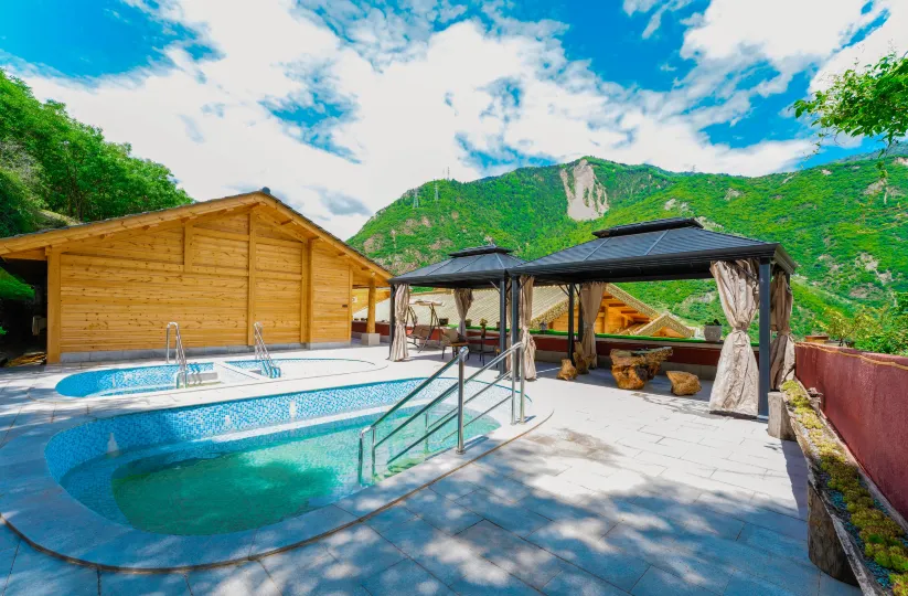 Snow Mountain Home · Tibetan Culture Photography and Food Experience Homestay