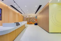 Iwan Gaming Hotel (Wanzai Ancient City Baota Road Pedestrian Street Branch)